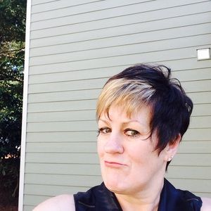 Meet your Posher, Marianne